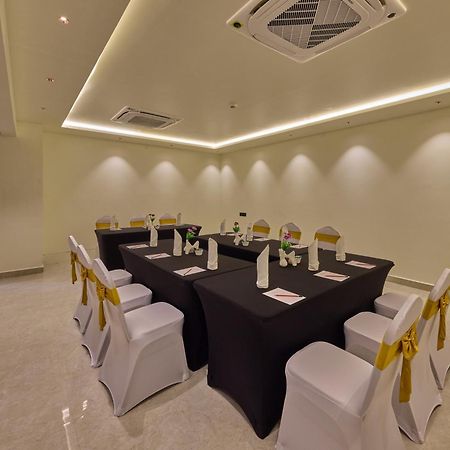 Grand Continent Mysore A Sarovar Portico Affiliate Hotel Екстериор снимка