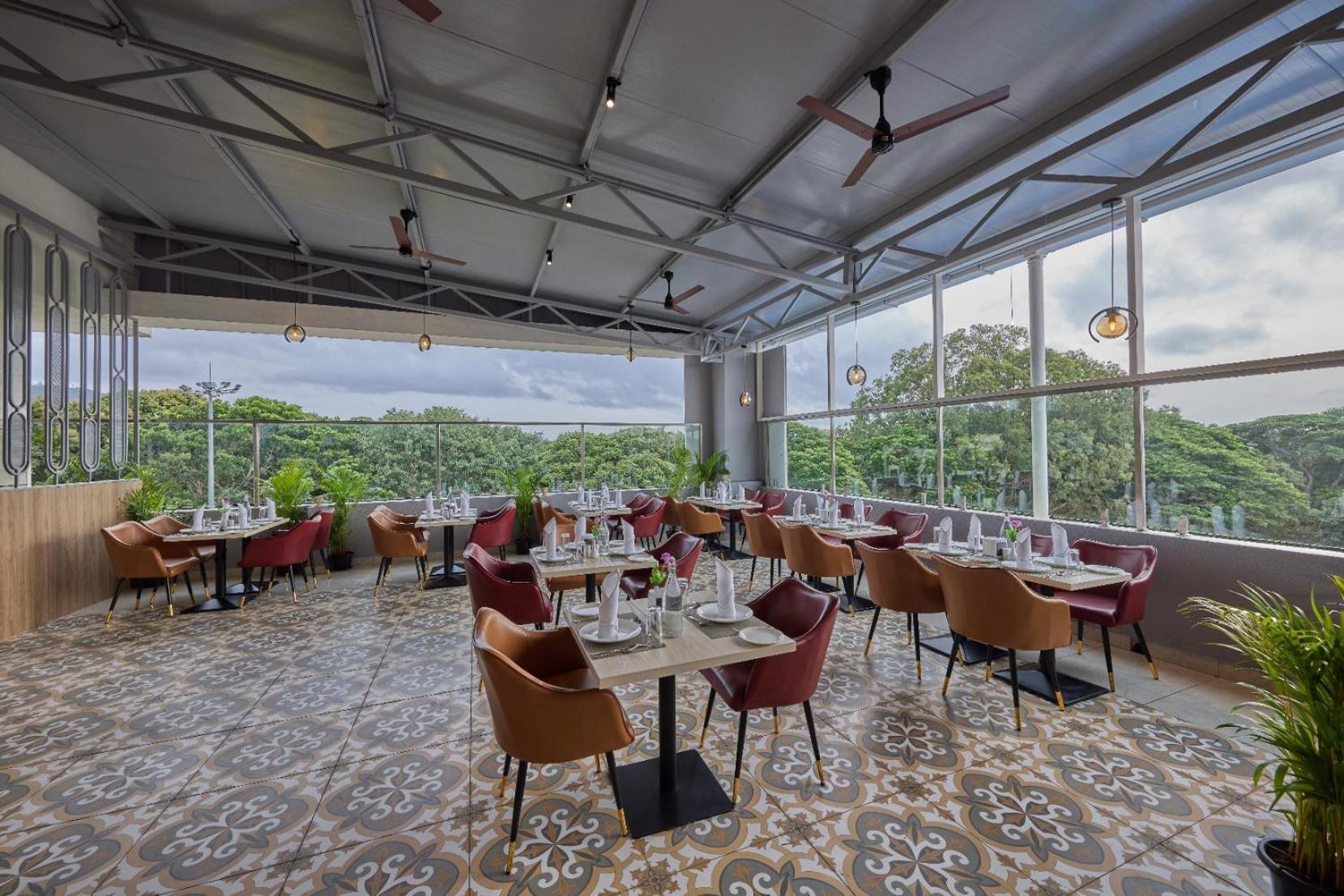 Grand Continent Mysore A Sarovar Portico Affiliate Hotel Екстериор снимка
