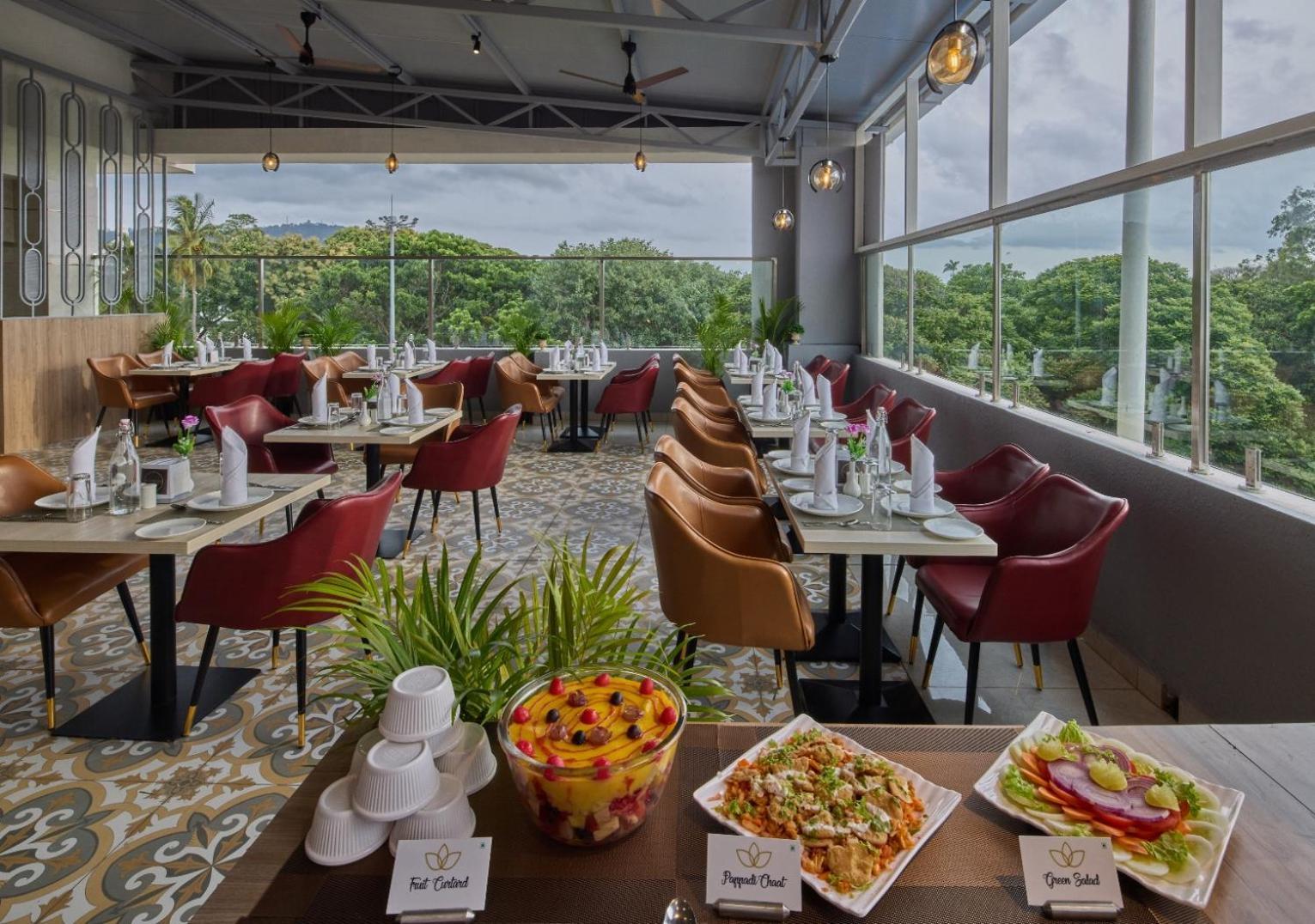 Grand Continent Mysore A Sarovar Portico Affiliate Hotel Екстериор снимка